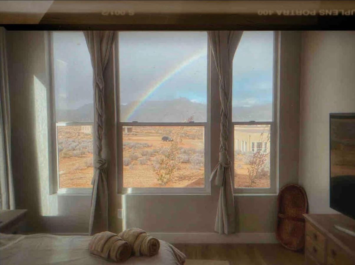 Page Arizona Border Town- Grand Serenity With Mesa Views Big Water