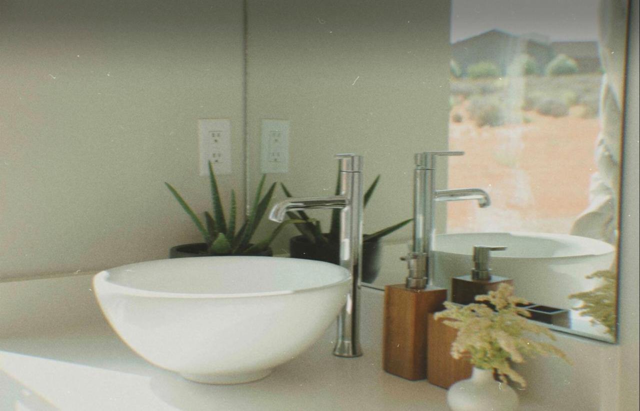 Homestay Page Arizona Border Town- Grand Serenity With Mesa Views *