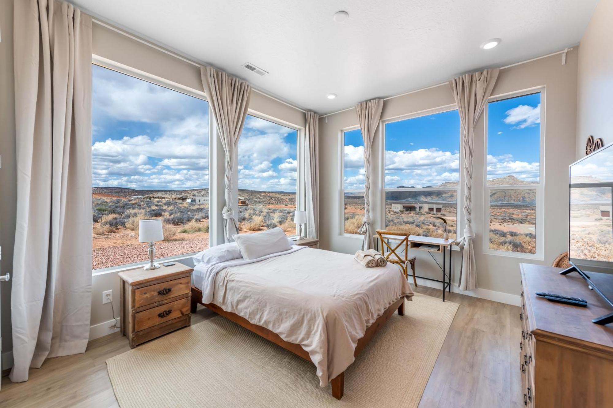 Homestay Page Arizona Border Town- Grand Serenity With Mesa Views *